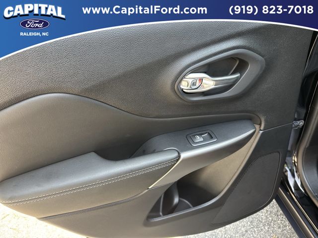 Used 2022 Black Jeep Limited image 17