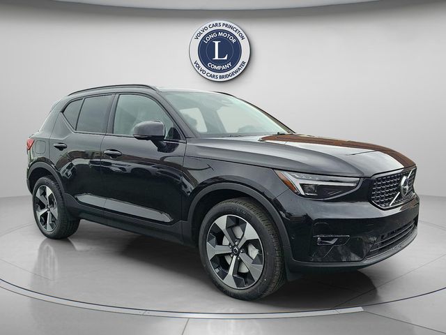 Onyx Black 2026 Volvo XC40 B5 Plus AWD SUV / Crossover All-Wheel Drive Automatic