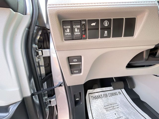 Used 2021 Honda Odyssey Van
