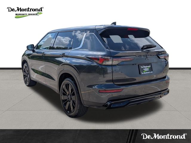 2026 Mitsubishi Outlander LE Gray at North Houston Mitsubishi