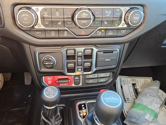 2026 Jeep Gladiator Willys 4x4