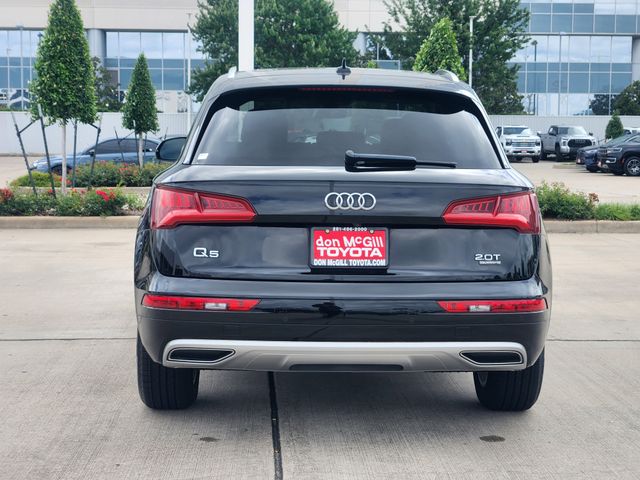 2018 Audi Q5 2.0T Black at Autostrade