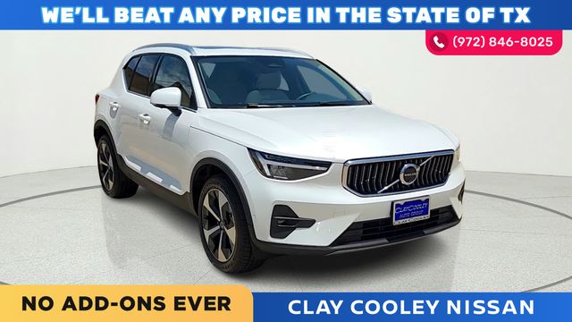 White 2024 Volvo XC40 SUV / Crossover All-Wheel Drive Automatic