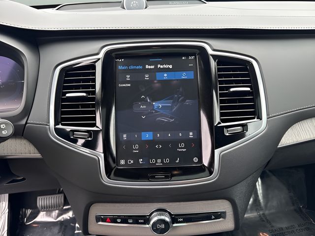 2025 Volvo XC90 T8 photo 16