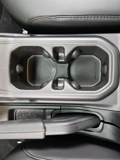 New 2026 Purple Jeep Sahara image 15