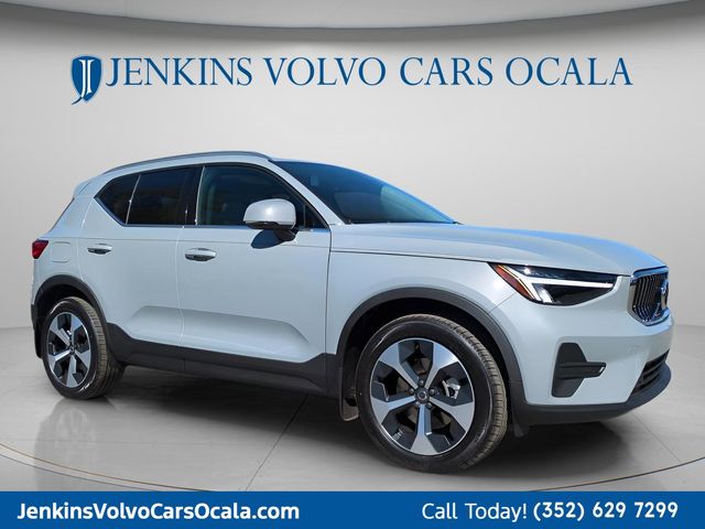 2025 Volvo XC40 B5 Core Bright Theme AWD