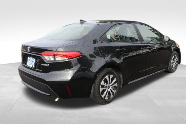 2022 Toyota Corolla Hybrid LE 19