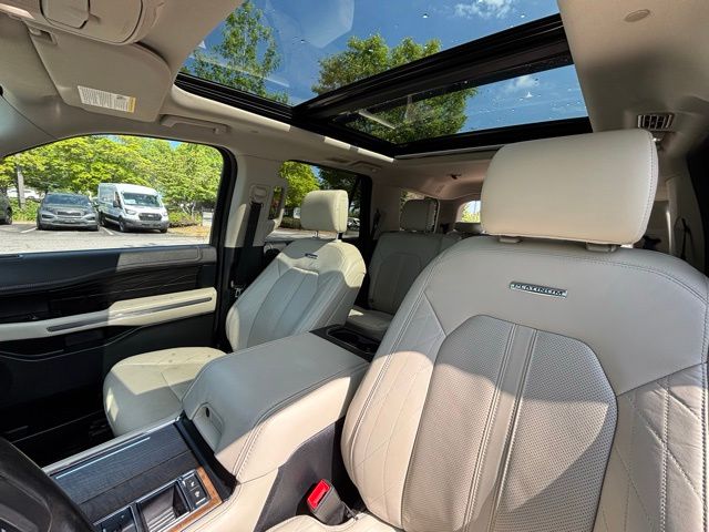 2019 Ford Expedition Platinum photo