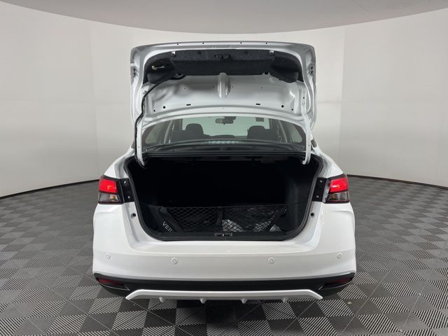 2025 Aspen White Tricoat Nissan Versa 1.6 SR FWD Sedan