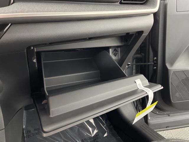 2025 Gun Metallic/Super Black Nissan Kicks SV FWD SUV