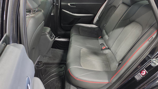 Used 2021 Phantom Black Hyundai SEL Plus image 22