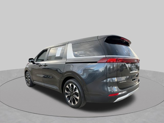 Used 2023 Kia Carnival Van