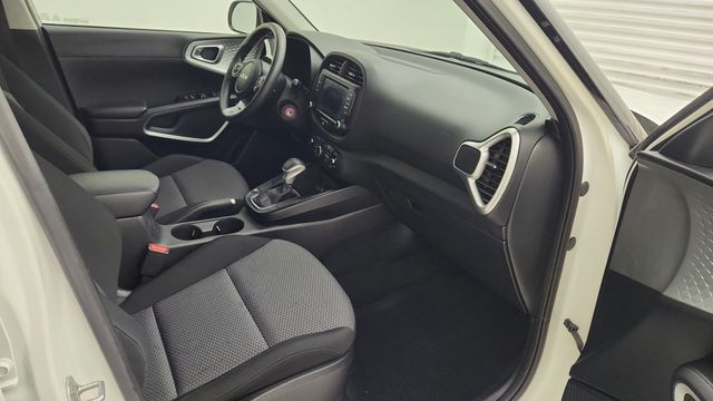 2022 Kia Soul LX White at Gullo Toyota