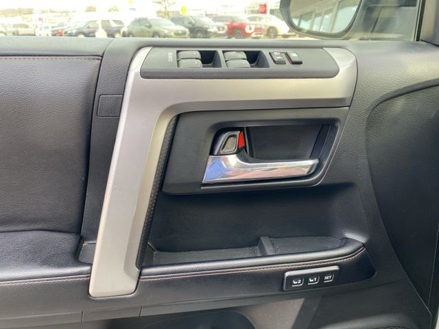 2016 Toyota 4Runner Limited photo
