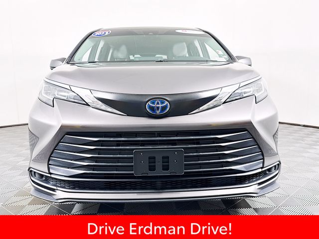 Used 2023 Toyota Sienna Van