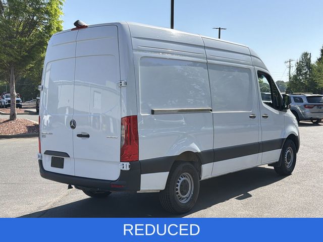 Used 2025 White Mercedes-Benz Cargo 144 WB image 12
