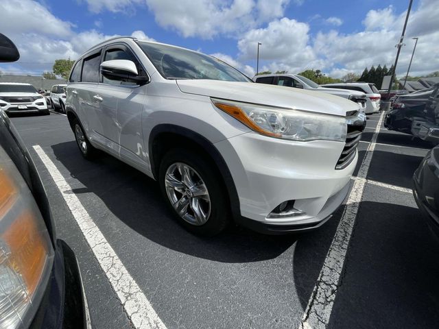 White (Blizzard Pearl) 2016 Toyota Highlander Limited SUV / Crossover Front-Wheel Drive 6-Speed Automatic Overdrive