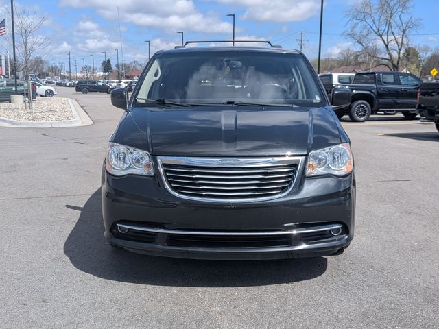 2015 Chrysler Town & Country - Image 8