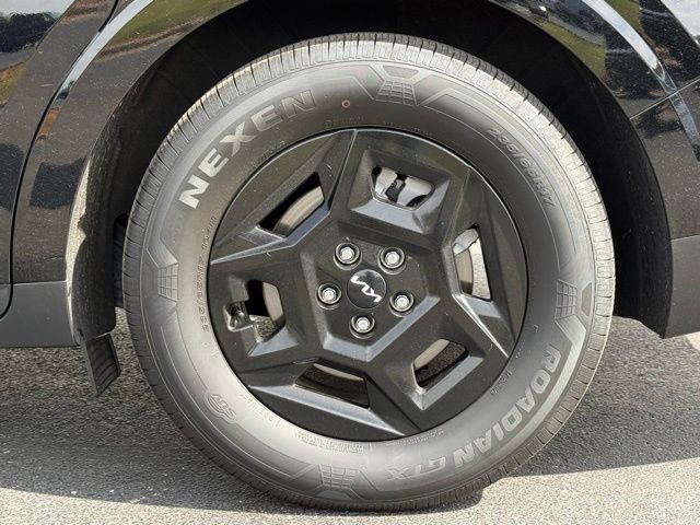 used 2025 Kia Carnival car, priced at $34,838