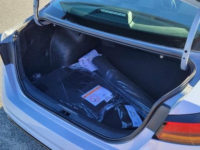 New 2025 Gray Nissan 2.5 SR image 4