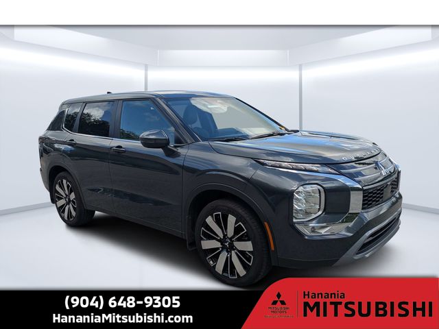 Gray 2025 Mitsubishi Outlander SUV / Crossover Front-Wheel Drive Continuously Variable Transmission