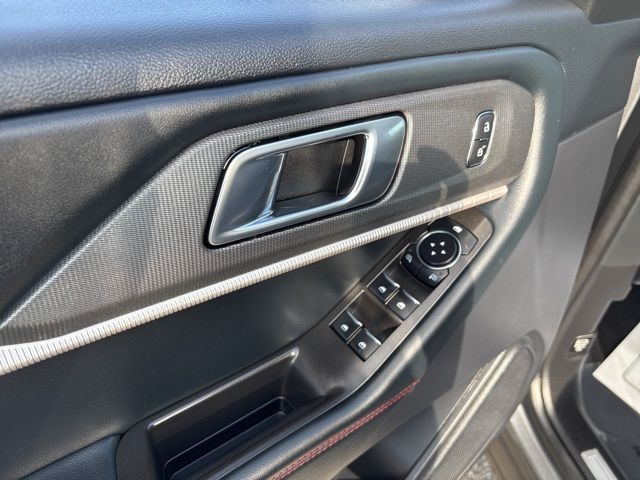 Certified Used 2025 Gray Ford ST-Line image 11