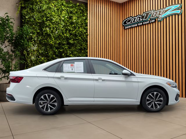 2024 Volkswagen Jetta Thumbnail