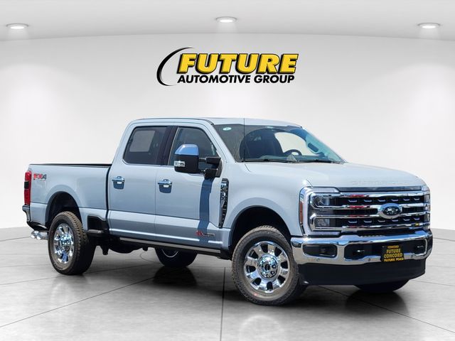 2025 Ford F-250 Super Duty Lariat Crew Cab 4WD