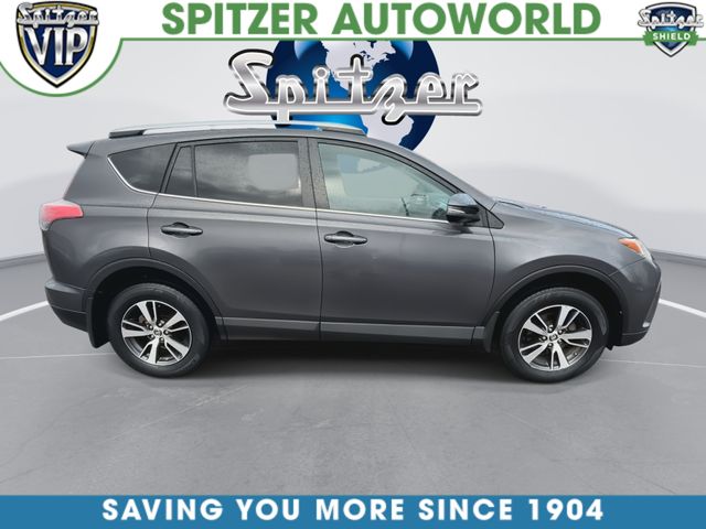 Used 2016  Toyota XLE image 10