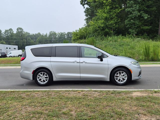 Used 2024 Silver Chrysler Touring L image 14