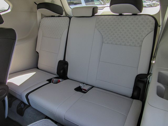 Photo of 2025 GMC Acadia Denali in Dallas, GA - 17,  2025 GMC Acadia Denali:44245