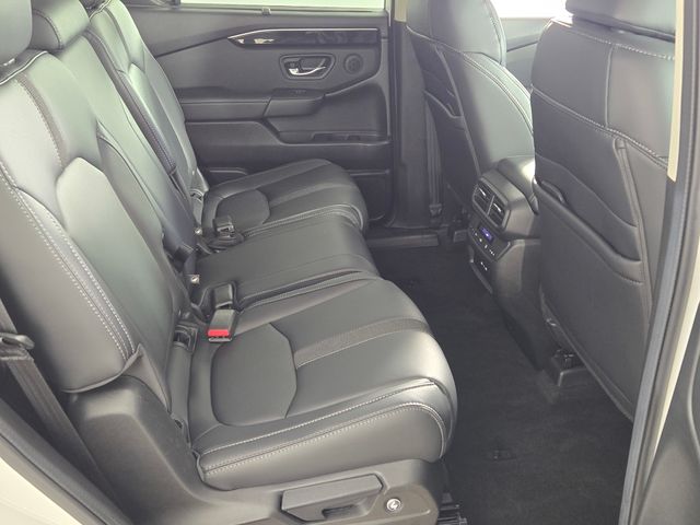 2025 Honda Pilot EX-L - Photo 13