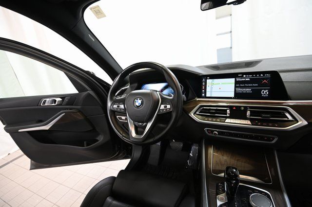 Used 2022 Black BMW xDrive40i image 31