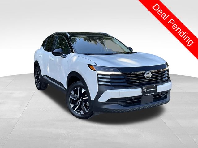 Aspen White/Super Black 2025 Nissan Kicks SV AWD SUV / Crossover All-Wheel Drive Continuously Variable Transmission