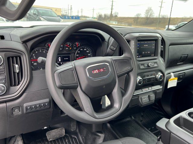 2023 GMC Sierra 3500HD Pro 18