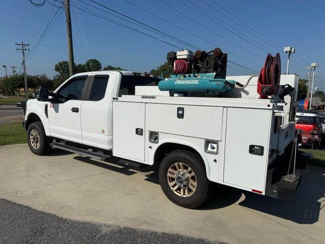 Used 2019 White Ford XL image 6