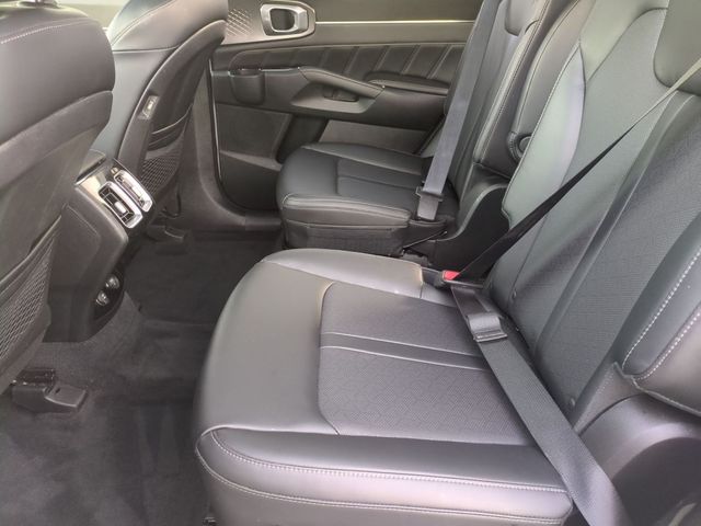 used 2022 Kia Sorento car, priced at $25,101