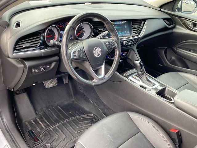 2018 Buick Regal TourX Essence 10