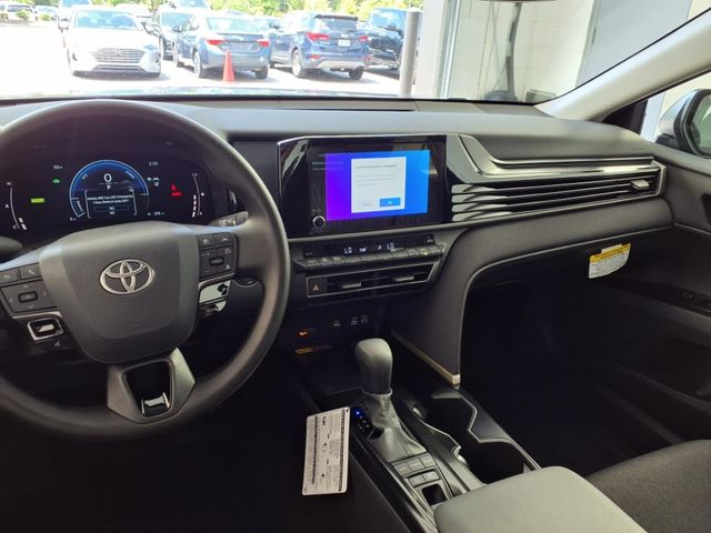 2025 Toyota Camry LE photo