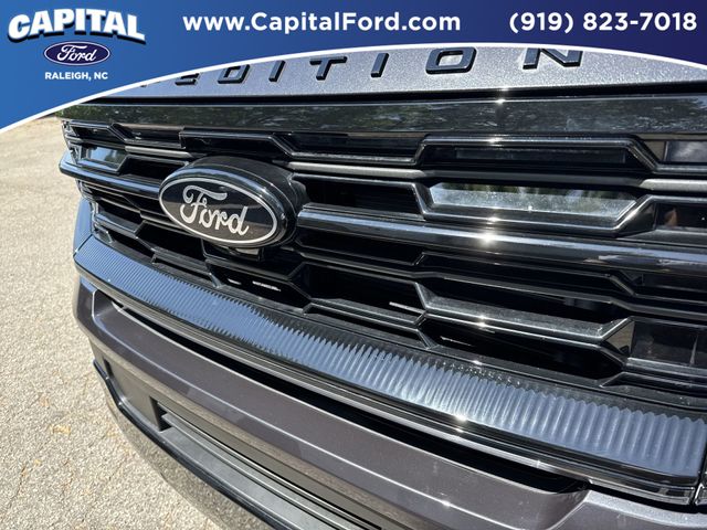 Used 2025 Gray Ford Platinum image 10