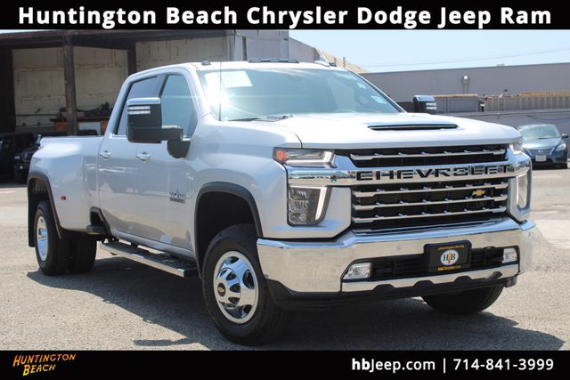 Silver Ice Metallic 2022 Chevrolet Silverado 3500HD Pickup Truck Four-Wheel Drive Automatic