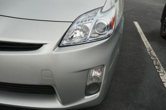 Used 2010  Toyota I image 12