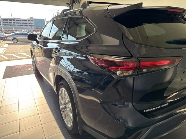 2026 Toyota Highlander Hybrid Limited  at Don McGill Toyota