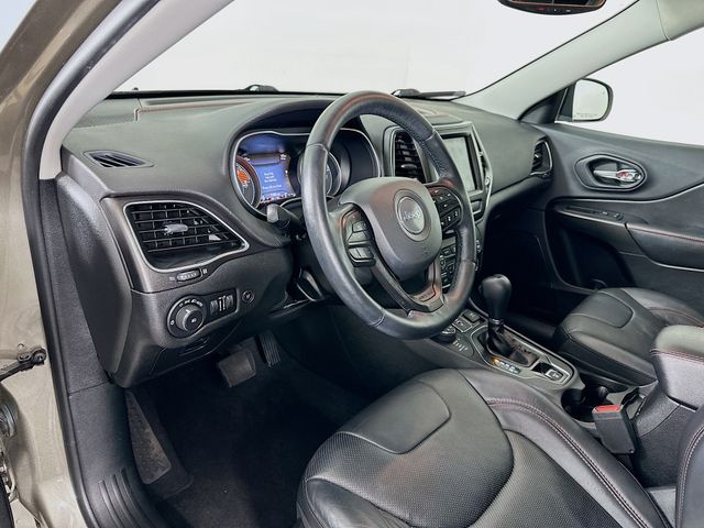 Thumbnail: 2019 Jeep Cherokee - 9