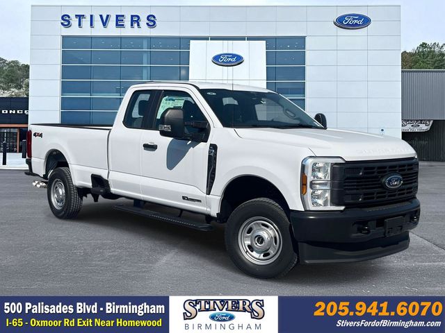 Oxford White 2026 Ford F-250 Super Duty Pickup Truck Four-Wheel Drive Automatic