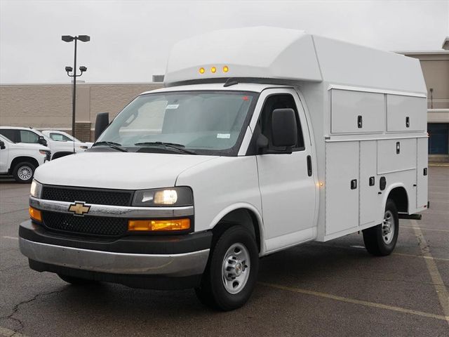 2025 Chevrolet Express 3500