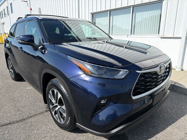 Used 2022 Toyota Highlander SUV