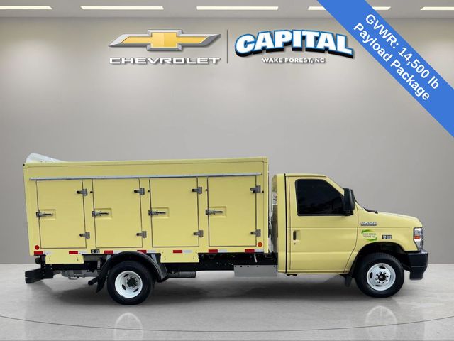 Used 2022 Yellow Ford Base image 9