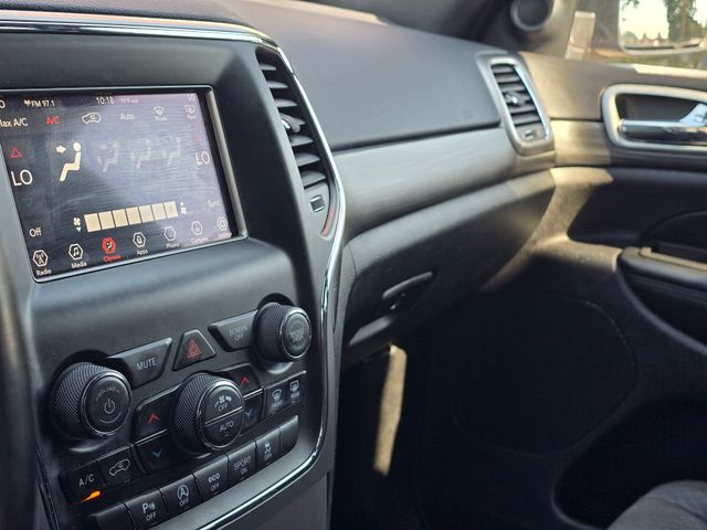 2020 Jeep Grand Cherokee Laredo E:B02330