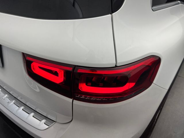 2023 Polar White Mercedes-Benz GLB GLB 250 FWD SUV